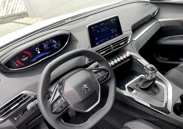 Peugeot 5008 cena 59900 przebieg: 217450, rok produkcji 2018 z Biała małe 667